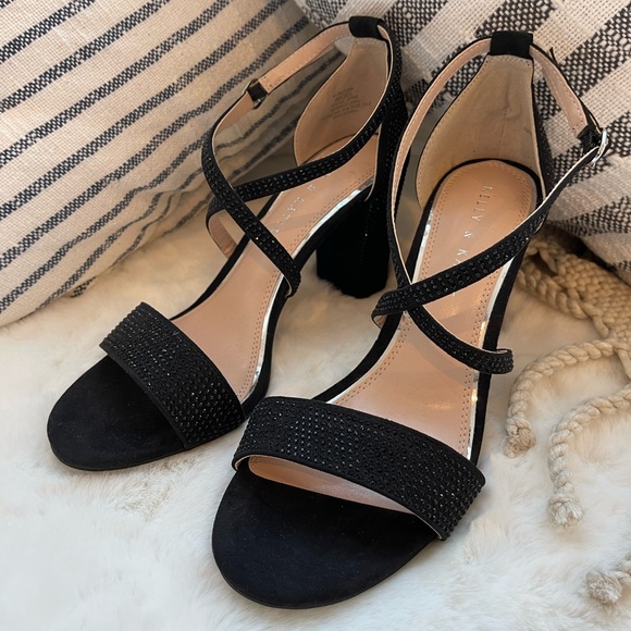 Black Strappy Heels π€ Kelly & Katie Black Strappy Heel Size 8 π€ Comfy! - Picture 9 of 11